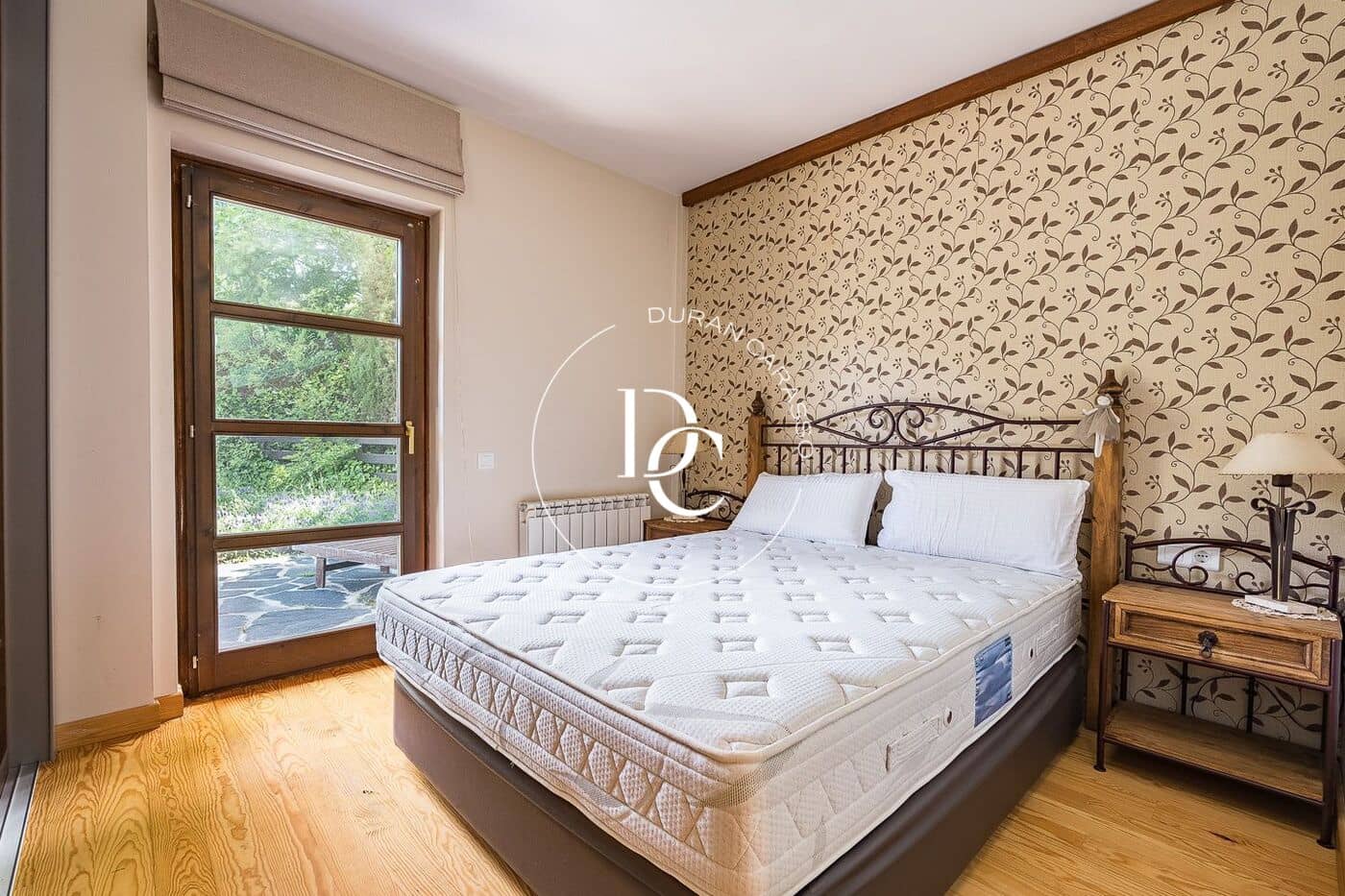 2 bedroom Apartment for rent in Alp with garage - € 1,500 (Ref: 9865355)