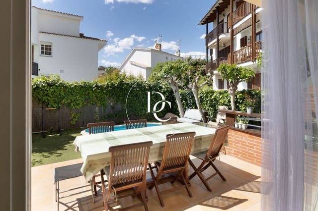 4 sypialnia Willa na sprzedaż w Sant Pere de Ribes z basenem - 750 000 € (Ref: 9868717)