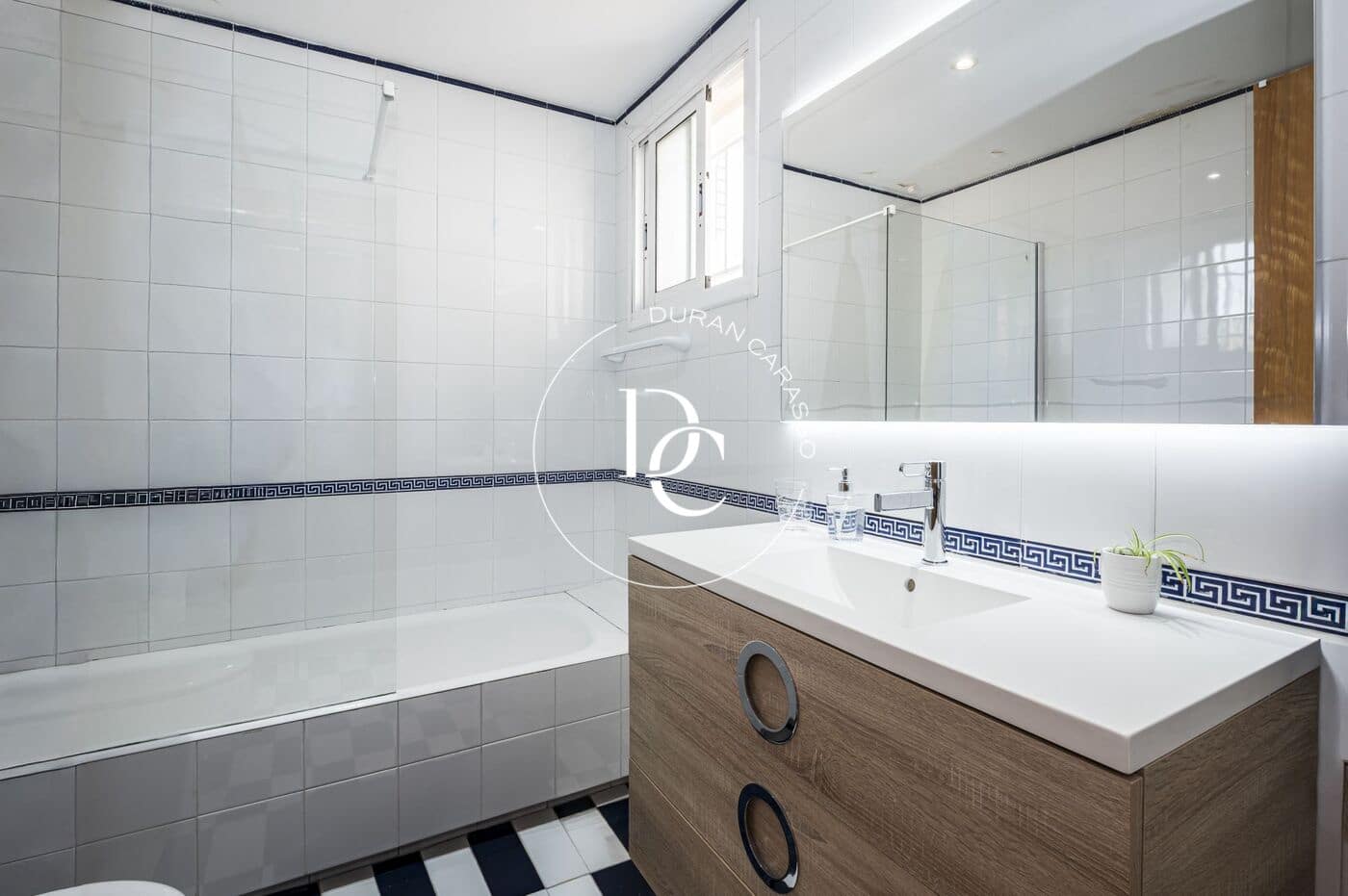 4 Zimmer Villa zu vermieten in Sitges mit Pool Garage - 6.000 € (Ref: 9890530)