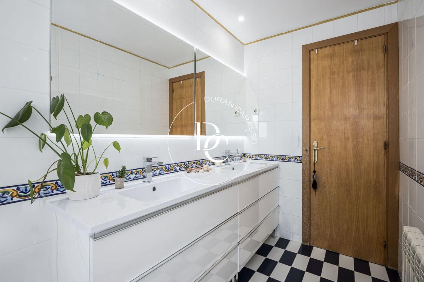 4 Zimmer Villa zu vermieten in Sitges mit Pool Garage - 6.000 € (Ref: 9890530)