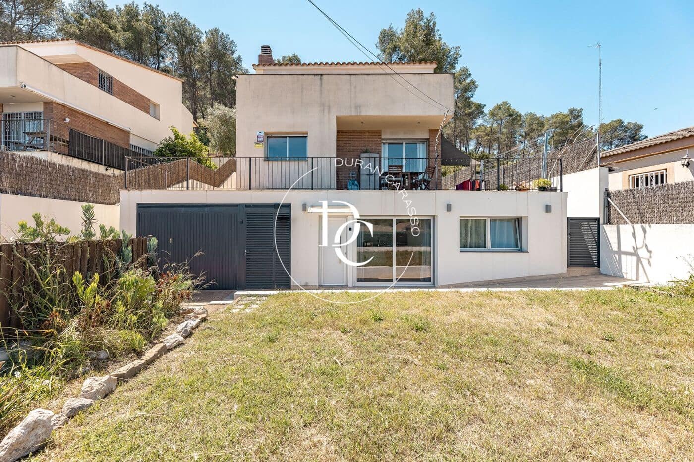 5 bedroom Villa for sale in Canyelles - € 468,000 (Ref: 9896880)
