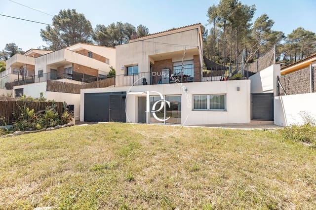 5 bedroom Villa for sale in Canyelles - € 468,000 (Ref: 9896880)