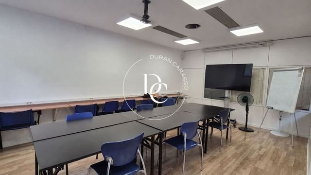 Gewerbe zu verkaufen in Les Corts, Barcelona Stadt - 680.000 € (Ref: 9899411)