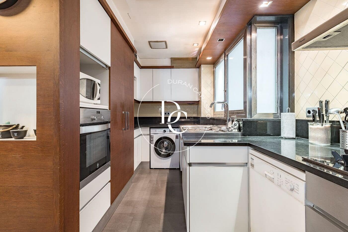 4 soveværelse Lejlighed til salg i Barcelona by - € 788.000 (Ref: 9899412)