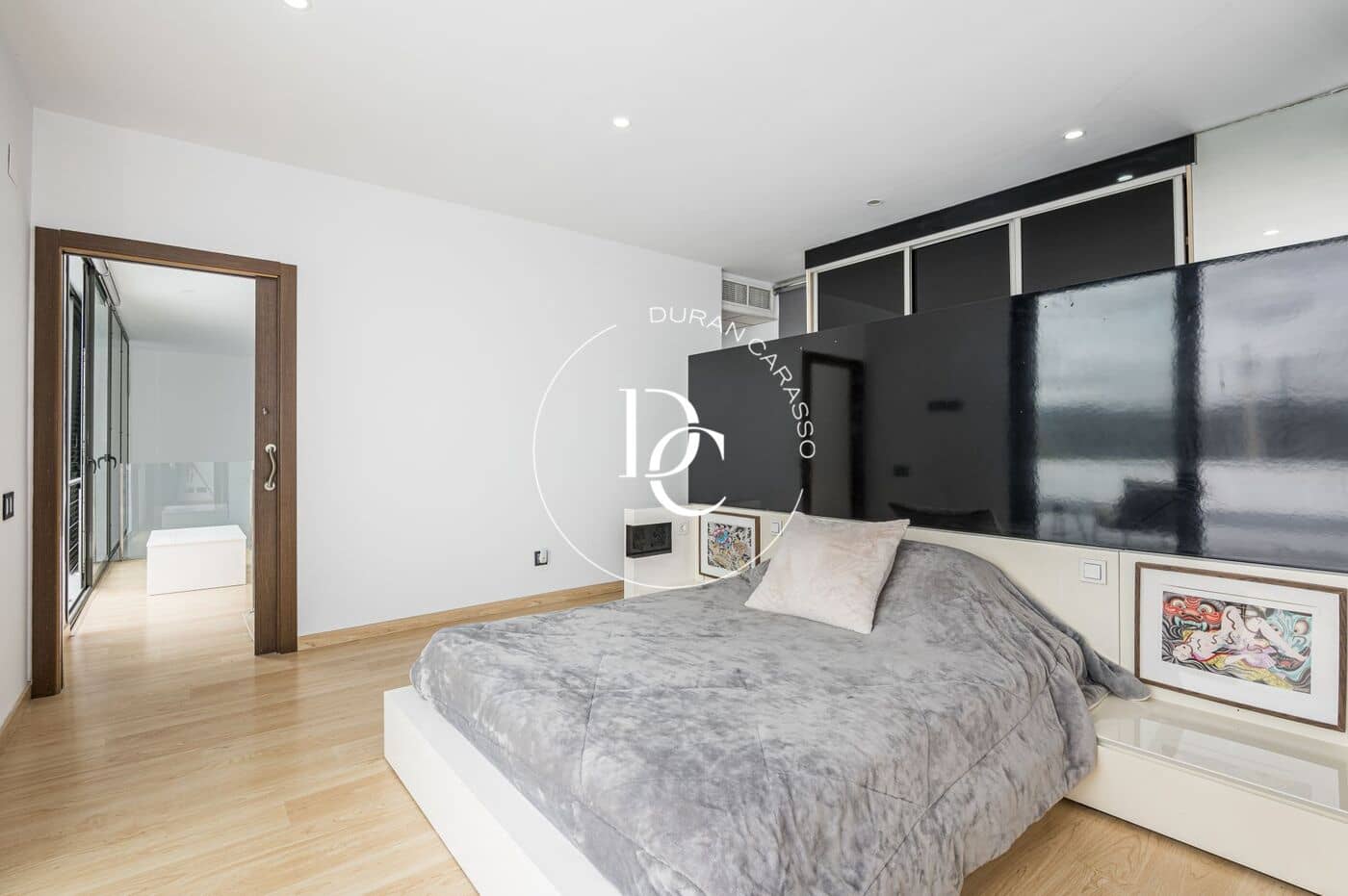 Chalet de 3 habitaciones en Canyelles en venta con piscina - 680.000 € (Ref: 9904661)