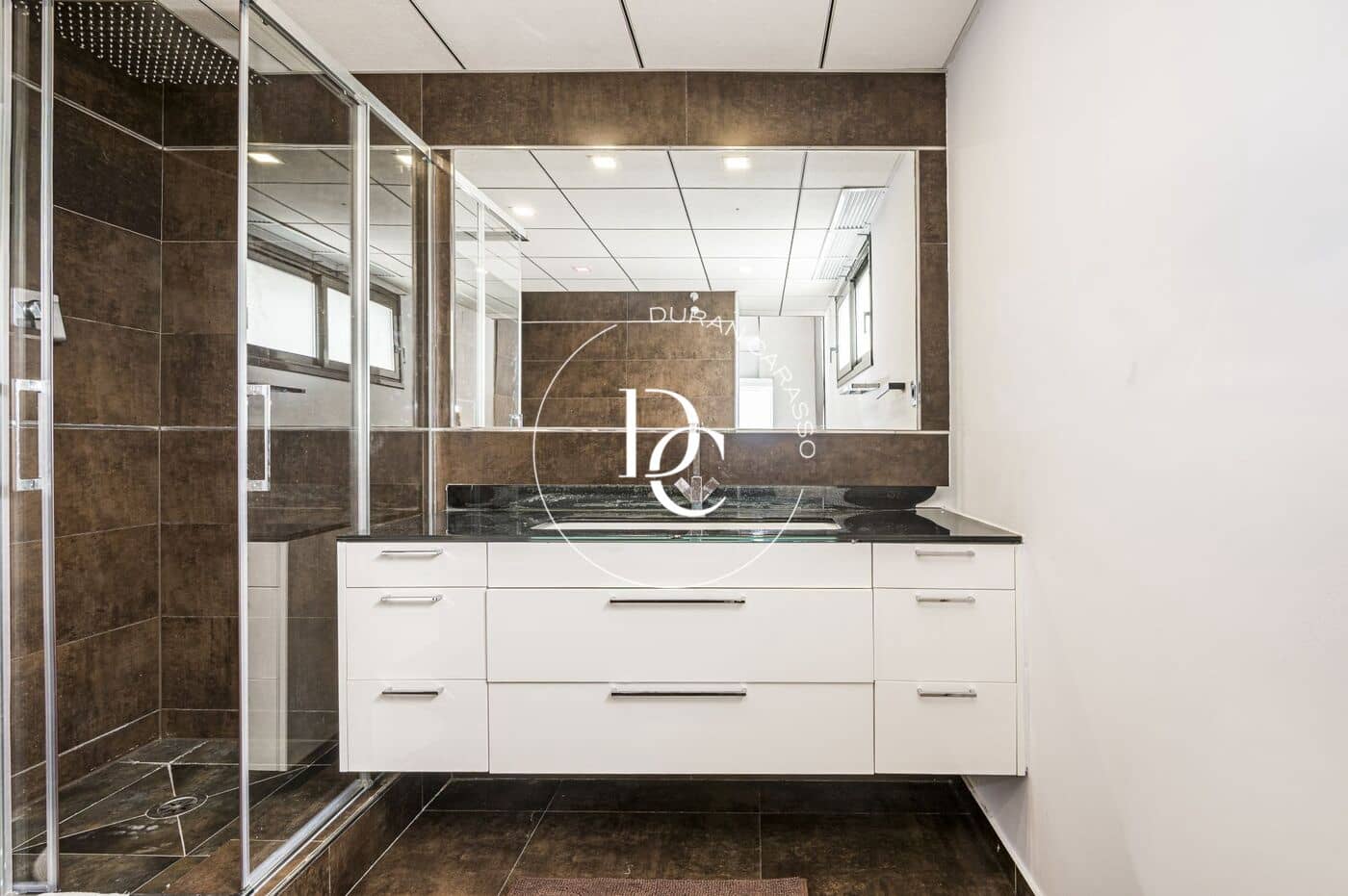 Chalet de 3 habitaciones en Canyelles en venta con piscina - 680.000 € (Ref: 9904661)