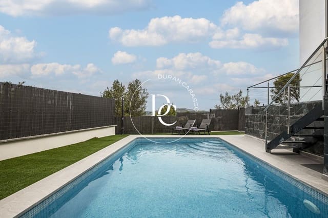 Chalet de 3 habitaciones en Canyelles en venta - 680.000 € (Ref: 9904661)