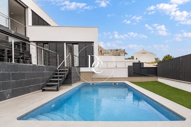 3 quarto Moradia para venda em Canyelles com piscina garagem - 635 000 € (Ref: 9904661)