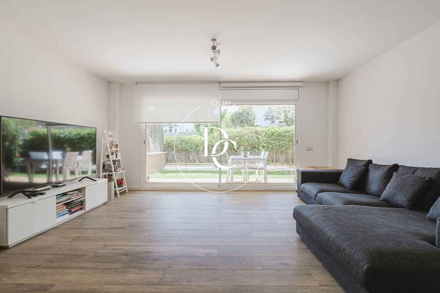 4 bedroom Apartment for rent in Sitges with pool garage - € 2,500 (Ref: 9907032)