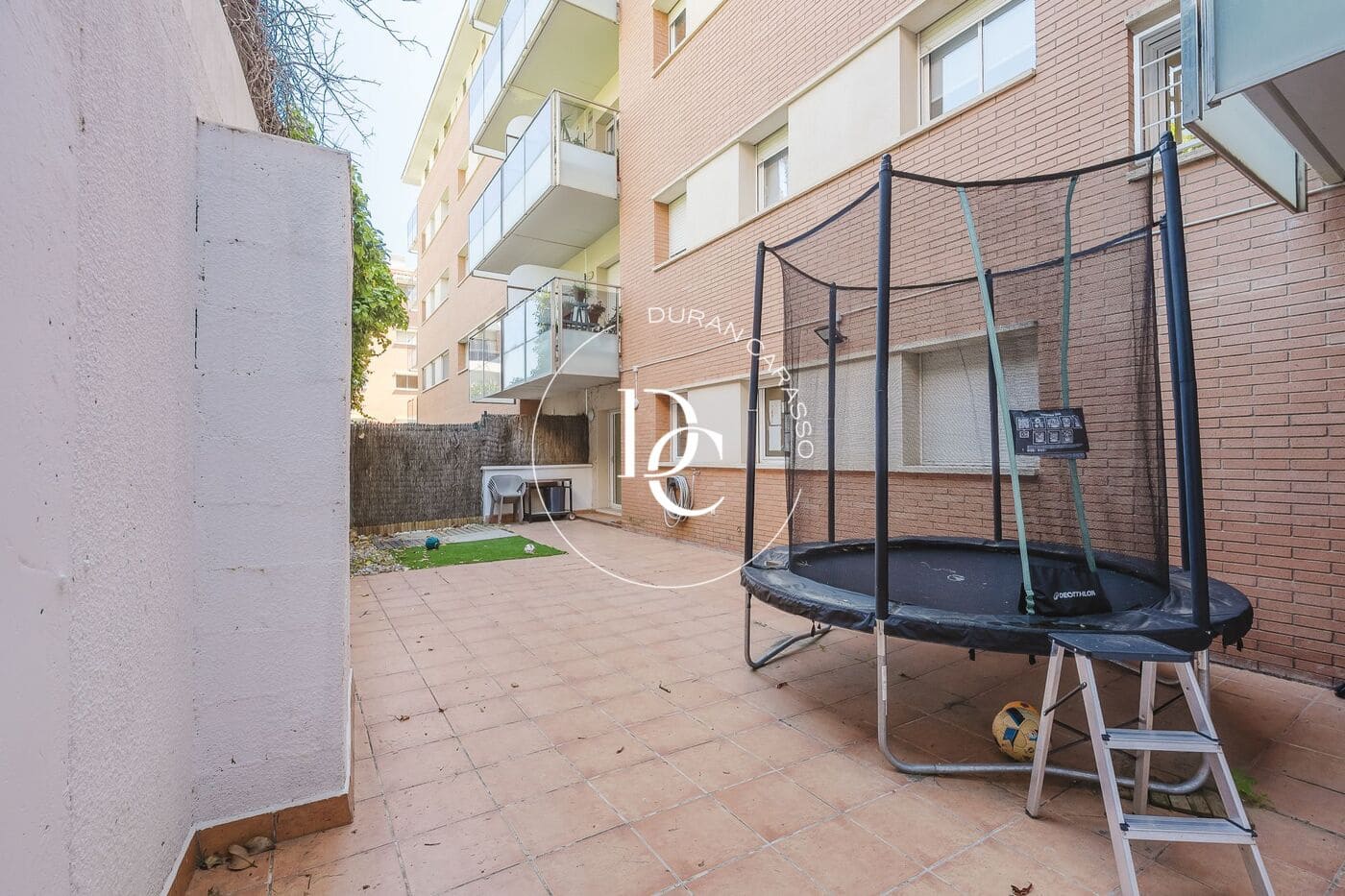 4 bedroom Apartment for rent in Sitges with pool garage - € 2,500 (Ref: 9907032)