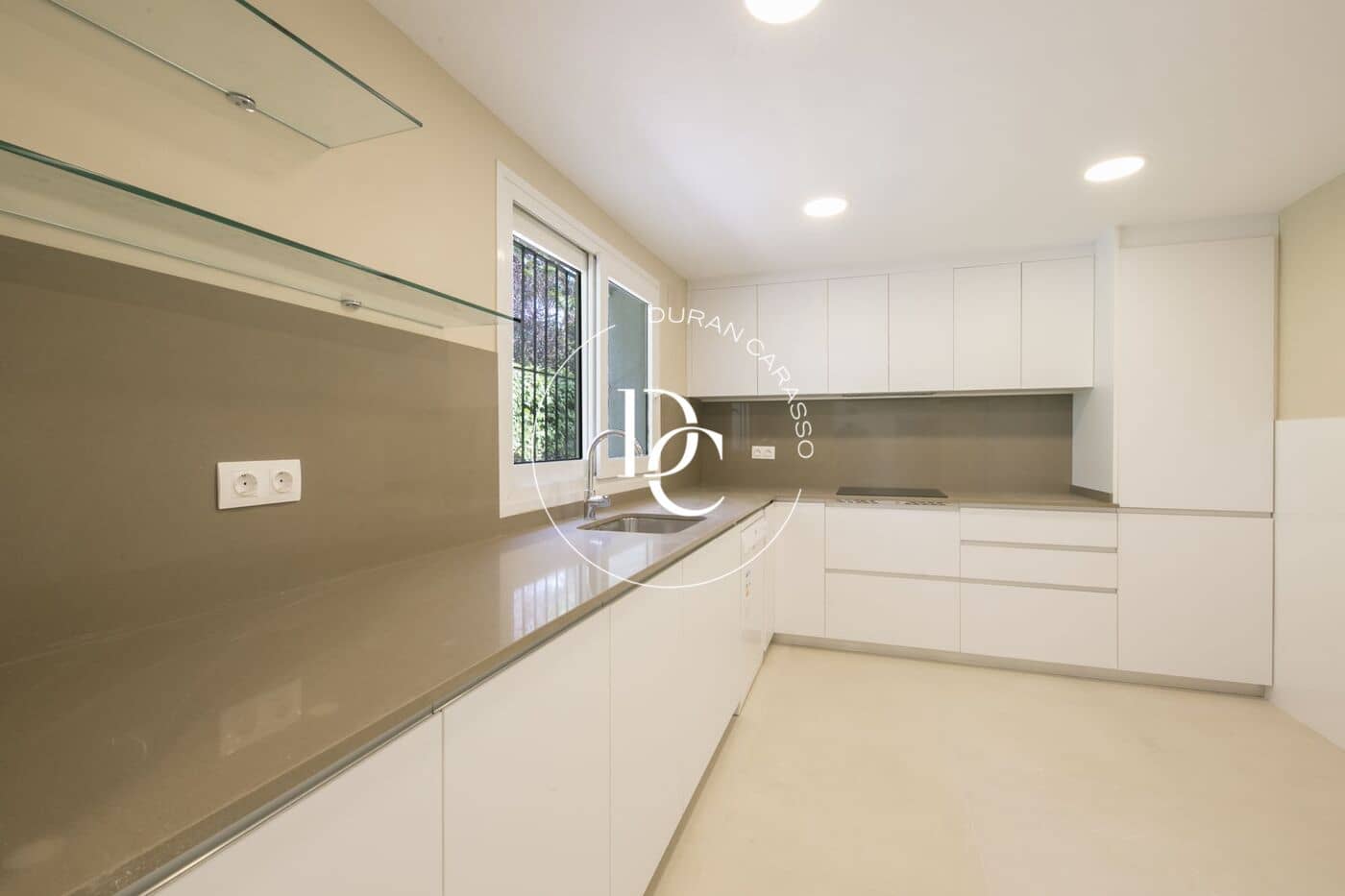 4 bedroom Villa for rent in Sitges with pool garage - € 5,000 (Ref: 9911193)