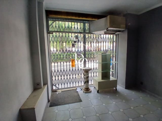 3 sovrum Kommersiell till salu i El Camp d'en Grassot i Gràcia Nova, Barcelona stad - 530 000 € (Ref: 9915995)