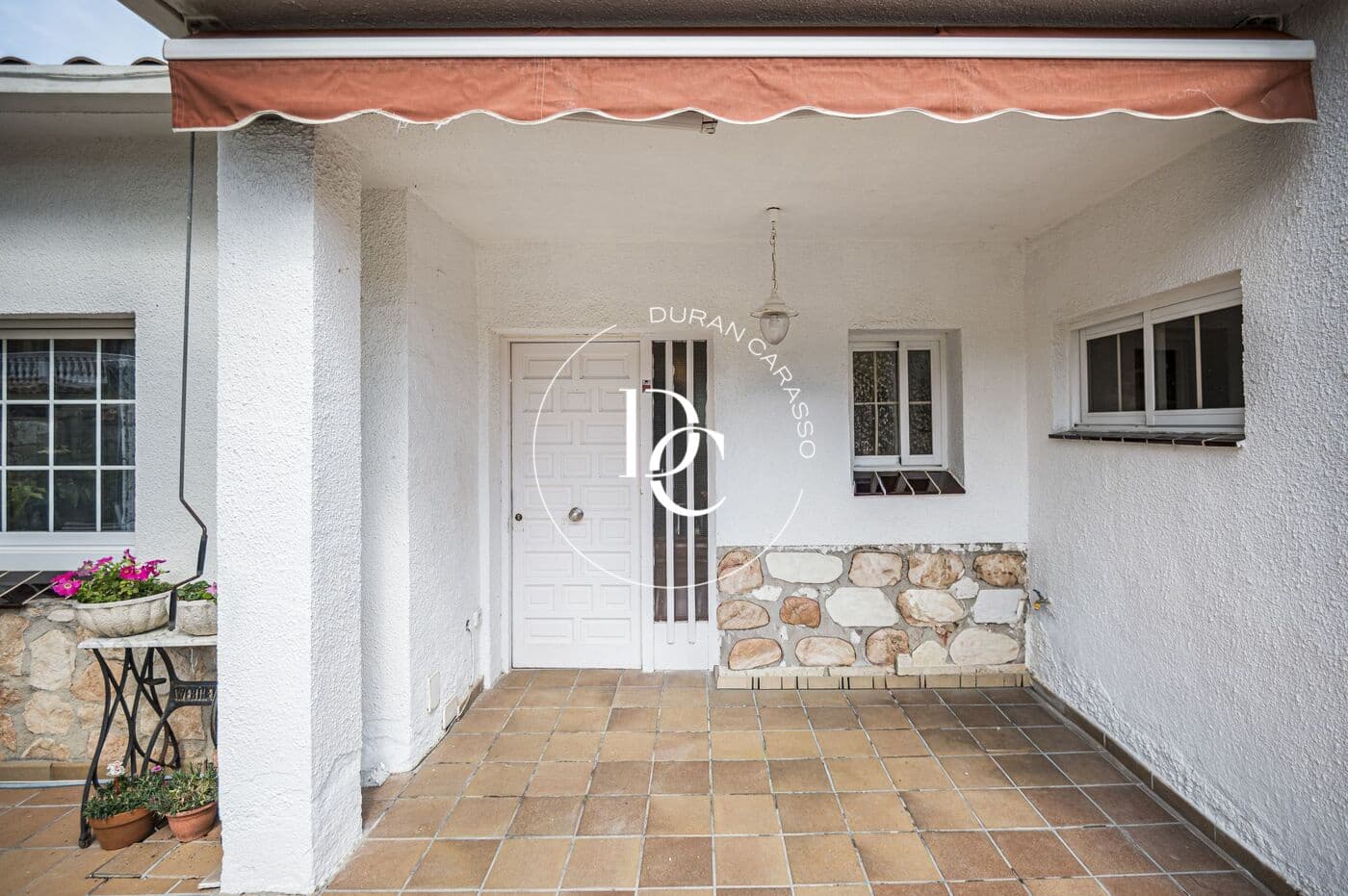 5 soverom Kjedet enebolig til salgs i Sant Pere de Ribes med svømmebasseng - € 585 000 (Ref: 9915996)