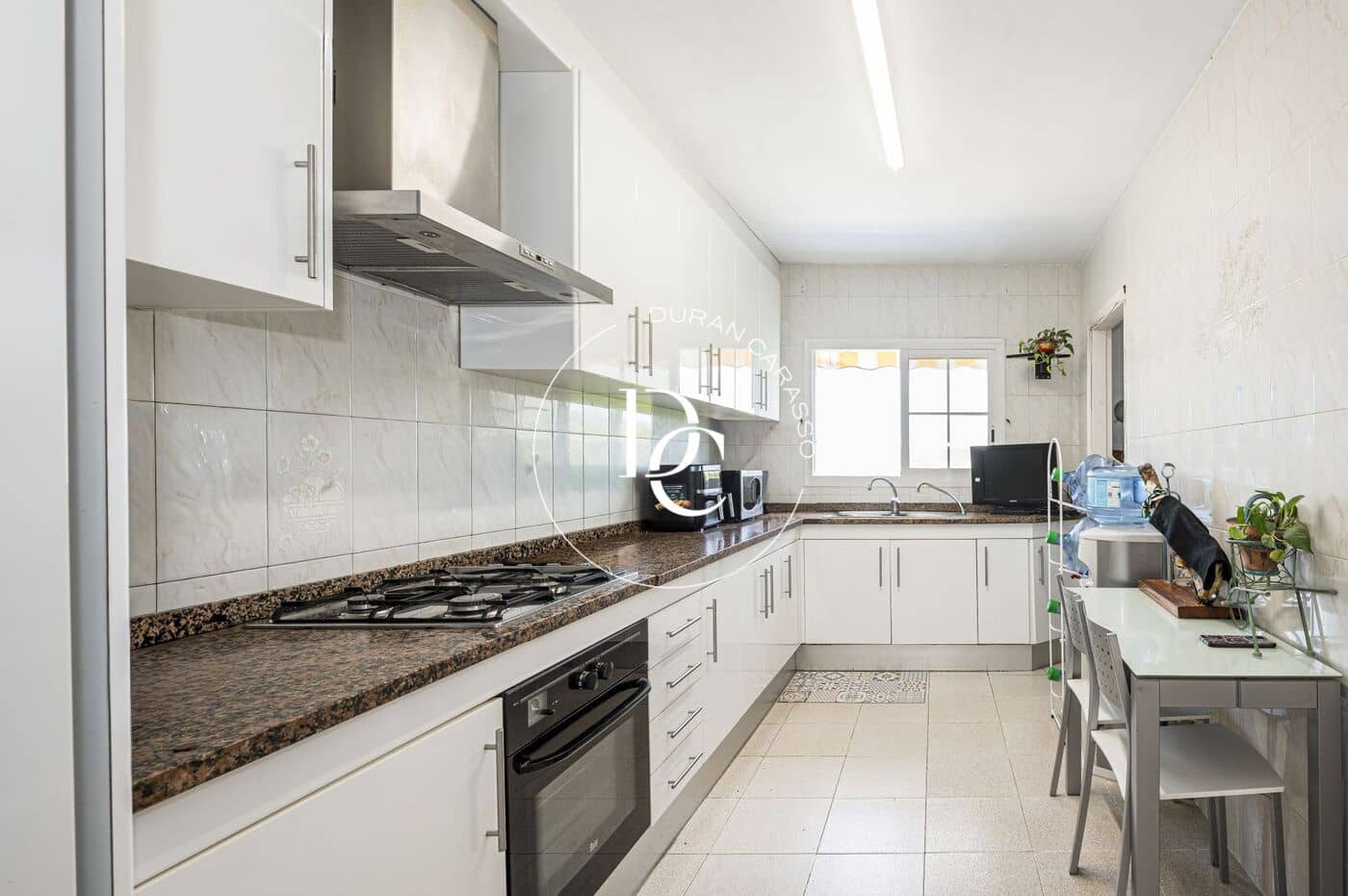 5 soverom Kjedet enebolig til salgs i Sant Pere de Ribes med svømmebasseng - € 585 000 (Ref: 9915996)