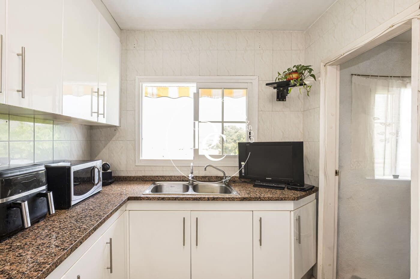 5 soverom Kjedet enebolig til salgs i Sant Pere de Ribes med svømmebasseng - € 585 000 (Ref: 9915996)