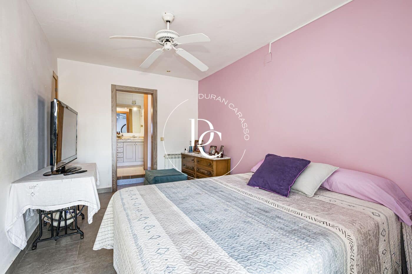 5 soverom Kjedet enebolig til salgs i Sant Pere de Ribes med svømmebasseng - € 585 000 (Ref: 9915996)
