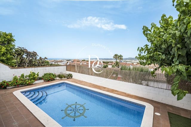 5 soverom Kjedet enebolig til salgs i Sant Pere de Ribes med svømmebasseng - € 585 000 (Ref: 9915996)