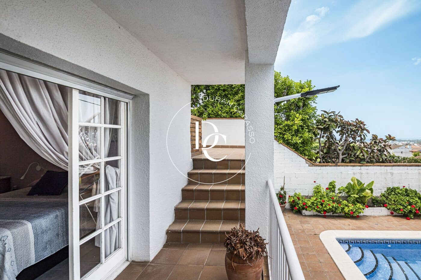 5 soverom Kjedet enebolig til salgs i Sant Pere de Ribes med svømmebasseng - € 585 000 (Ref: 9915996)