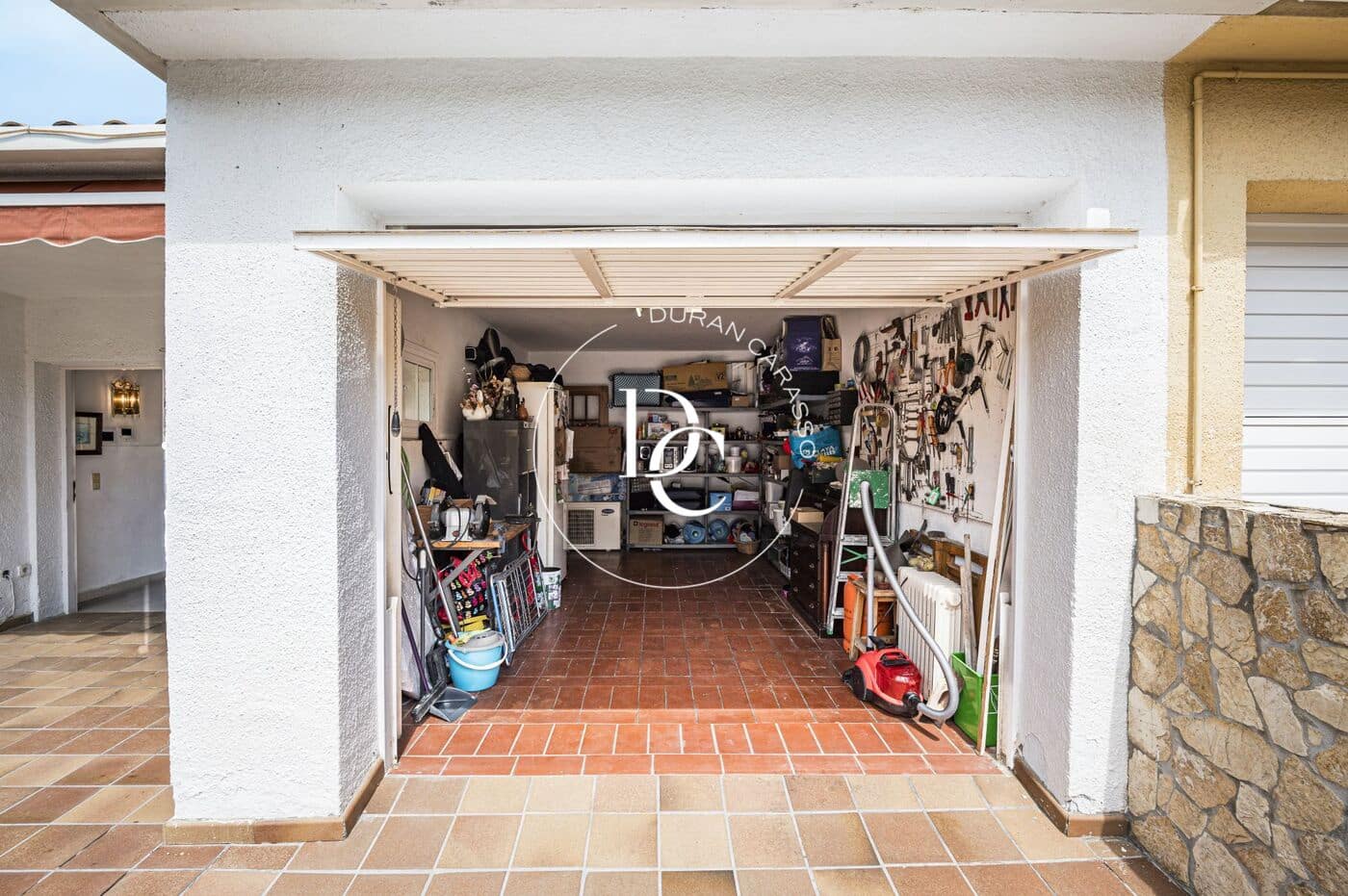 5 soverom Kjedet enebolig til salgs i Sant Pere de Ribes med svømmebasseng - € 585 000 (Ref: 9915996)