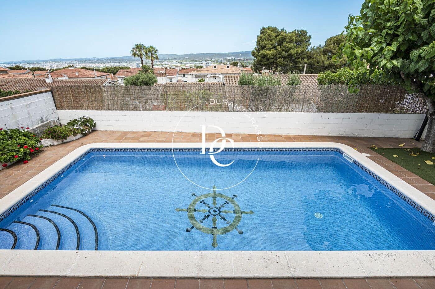 5 soverom Kjedet enebolig til salgs i Sant Pere de Ribes med svømmebasseng - € 585 000 (Ref: 9915996)
