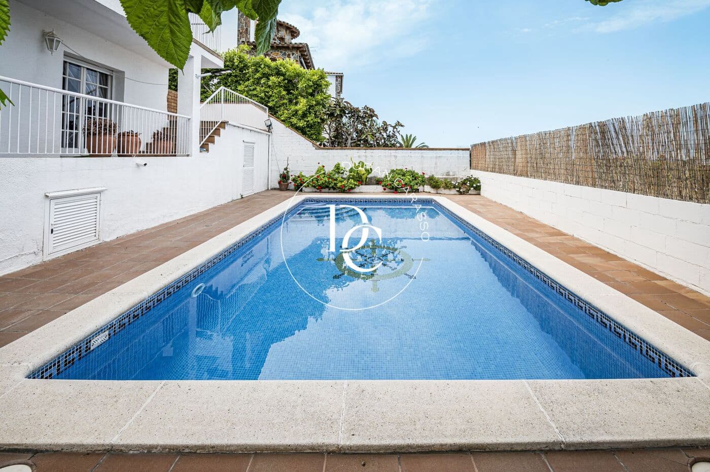 5 soverom Kjedet enebolig til salgs i Sant Pere de Ribes med svømmebasseng - € 585 000 (Ref: 9915996)