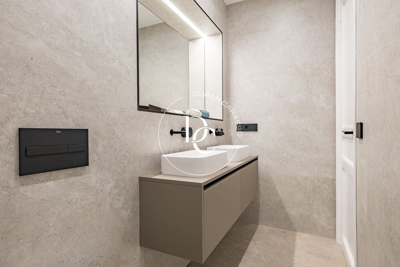3 soveværelse Lejlighed til salg i Barcelona by - € 1.290.000 (Ref: 9922449)