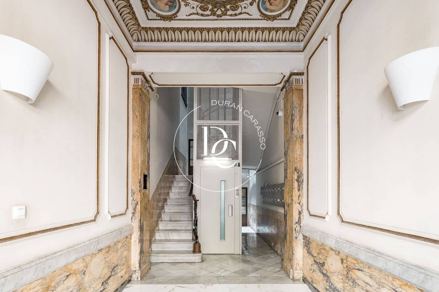 3 soveværelse Lejlighed til salg i Barcelona by - € 1.290.000 (Ref: 9922449)