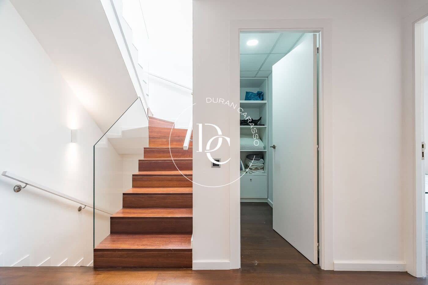 6 bedroom Villa for rent in Barcelona city with pool garage - € 5,900 (Ref: 9927580)