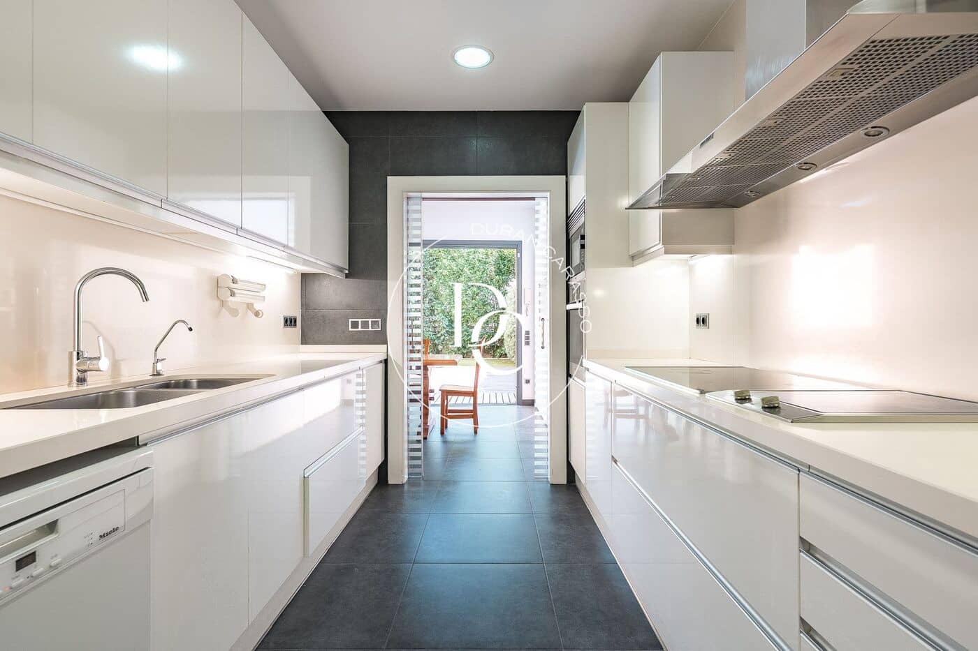 6 bedroom Villa for rent in Barcelona city with pool garage - € 5,900 (Ref: 9927580)