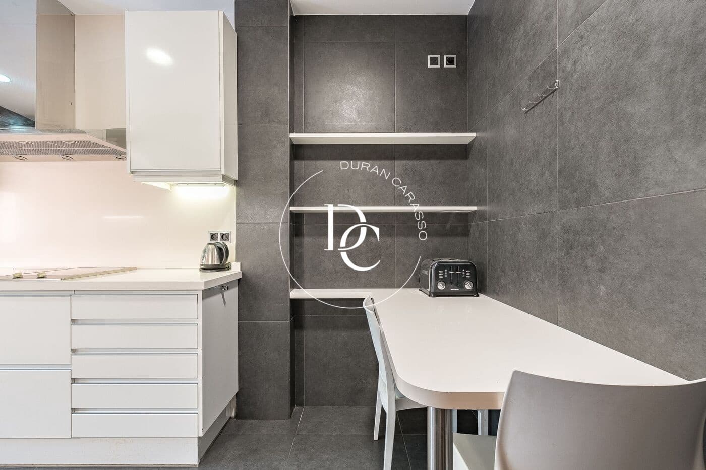 6 bedroom Villa for rent in Barcelona city with pool garage - € 5,900 (Ref: 9927580)