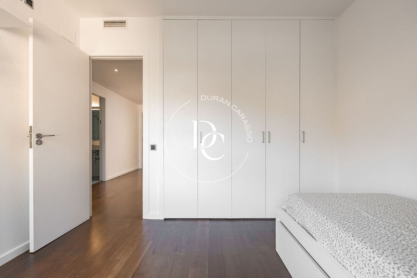 6 bedroom Villa for rent in Barcelona city with pool garage - € 5,900 (Ref: 9927580)