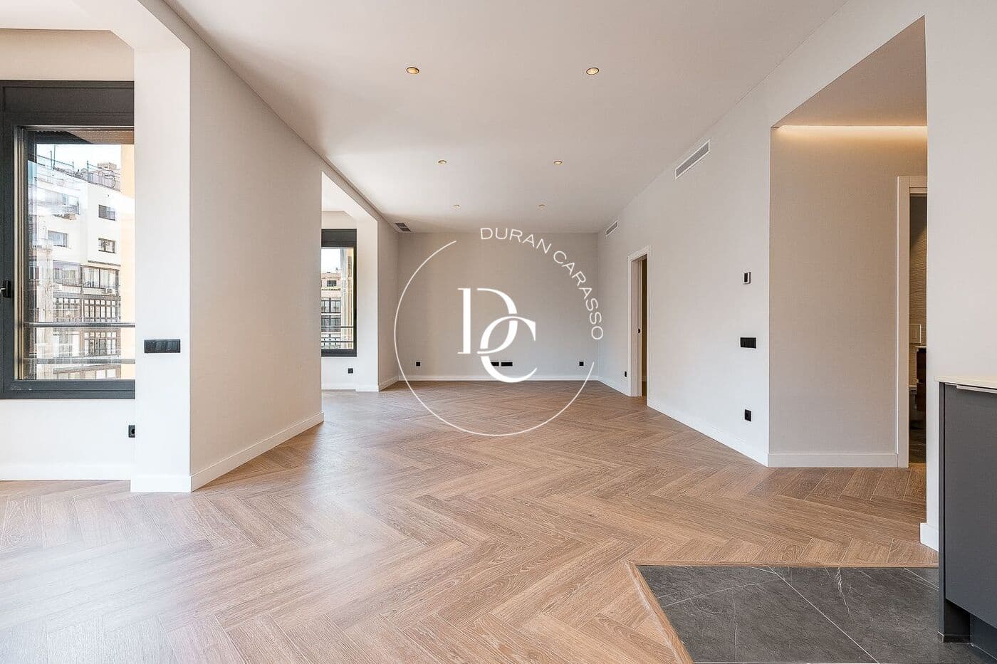 4 soveværelse Lejlighed til salg i Barcelona by - € 1.180.000 (Ref: 9933921)