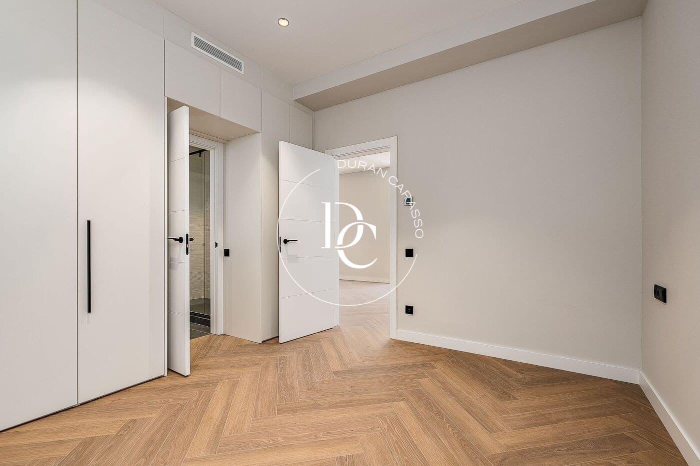 4 soveværelse Lejlighed til salg i Barcelona by - € 1.180.000 (Ref: 9933921)