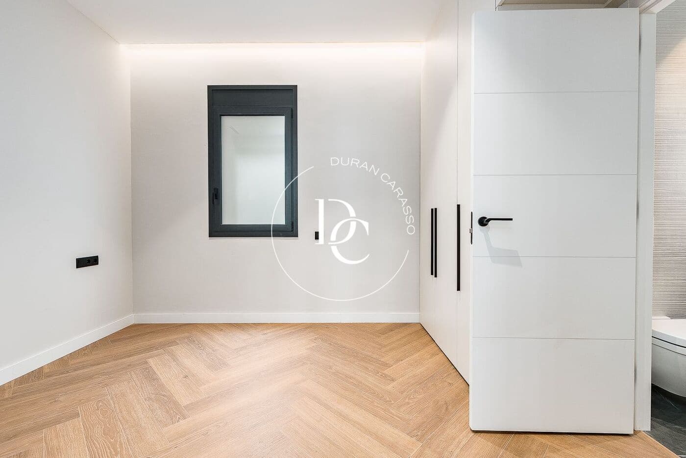 4 soveværelse Lejlighed til salg i Barcelona by - € 1.180.000 (Ref: 9933921)
