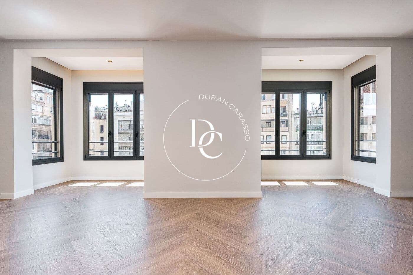 4 soveværelse Lejlighed til salg i Barcelona by - € 1.180.000 (Ref: 9933921)