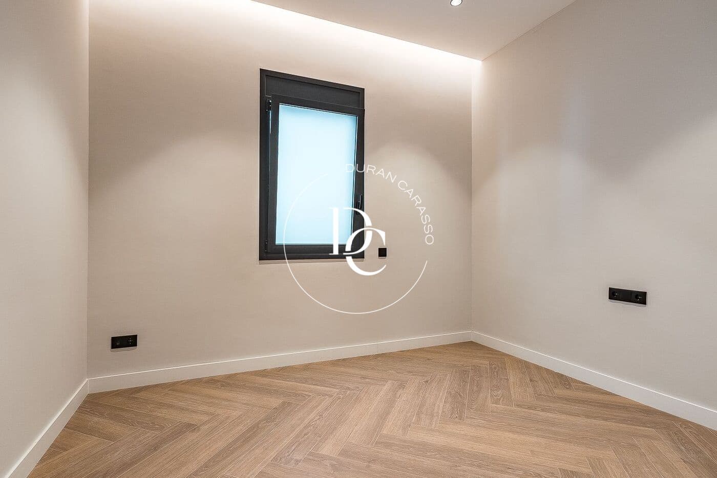 4 soveværelse Lejlighed til salg i Barcelona by - € 1.180.000 (Ref: 9933921)