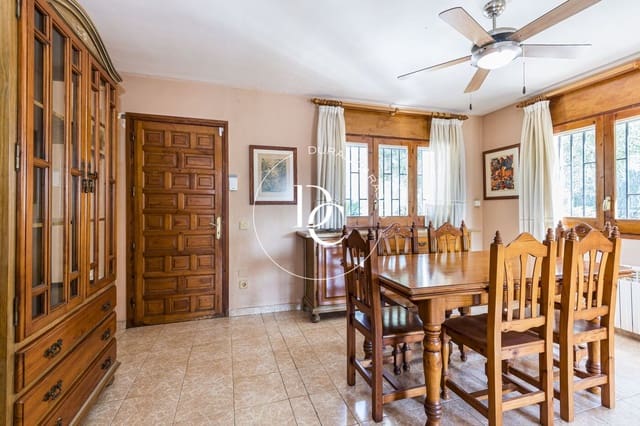 4 slaapkamer Villa te koop in Sant Pere de Ribes - € 460.000 (Ref: 9940102)
