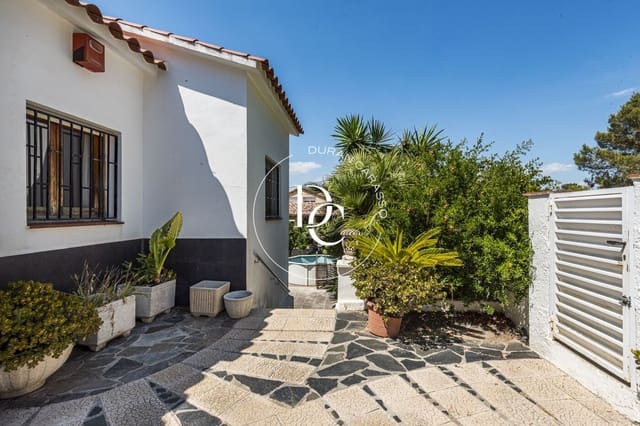 4 slaapkamer Villa te koop in Sant Pere de Ribes - € 460.000 (Ref: 9940102)