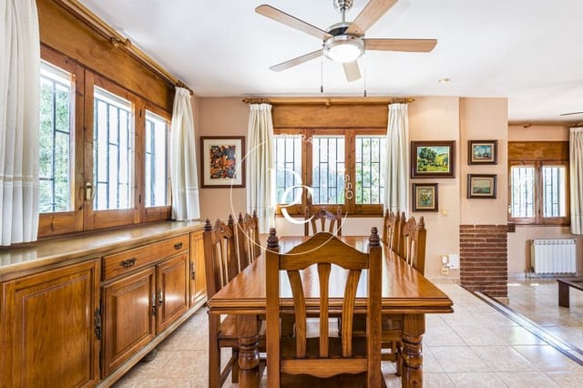 4 slaapkamer Villa te koop in Sant Pere de Ribes - € 460.000 (Ref: 9940102)