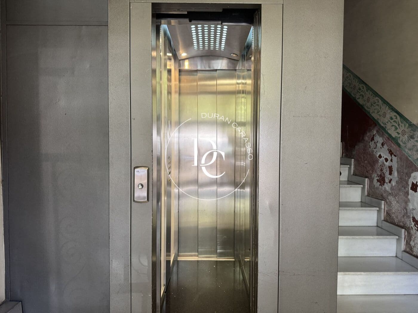 Apartamento de 2 habitaciones en Barcelona ciudad en venta - 695.000 € (Ref: 9949933)