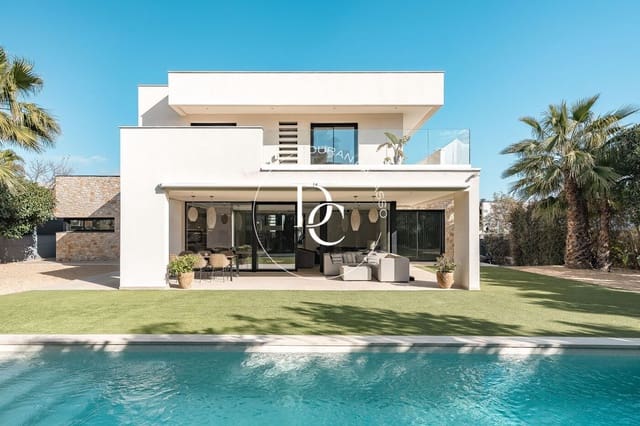 4 soveværelse Villa til salg i Sitges med swimmingpool - € 3.190.000 (Ref: 9983116)