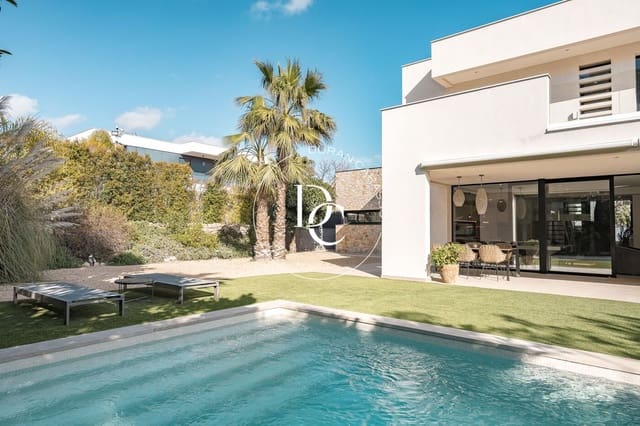 4 makuuhuone Huvila myytävänä paikassa Sitges mukana uima-altaan - 2 950 000 € (Ref: 9983116)