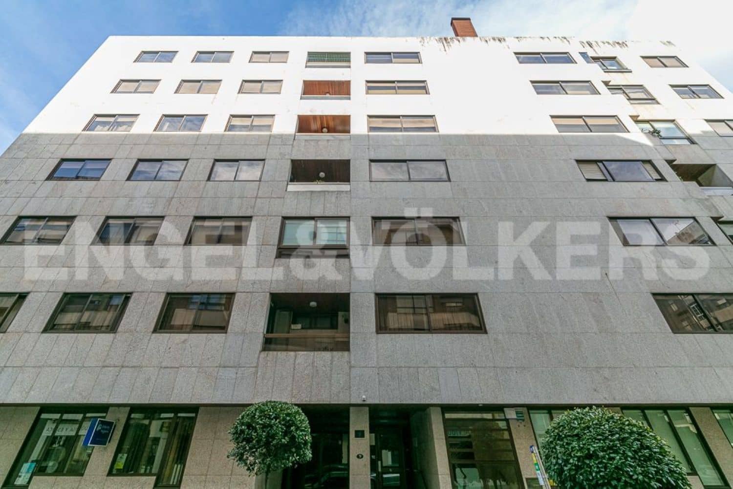 5 bedroom Apartment for sale in Vigo with garage € 460,000 (Ref 7974122)