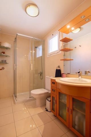 2 makuuhuone Bungalow vuokrattavana paikassa Playa del Inglés, San Bartolomé de Tirajana mukana uima-altaan - 1 200 € (Ref: 9165837)