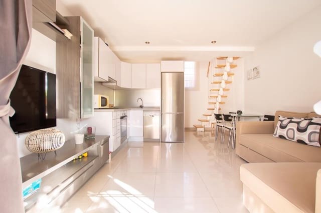 2 makuuhuone Bungalow vuokrattavana paikassa Playa del Inglés, San Bartolomé de Tirajana mukana uima-altaan - 1 200 € (Ref: 9165837)