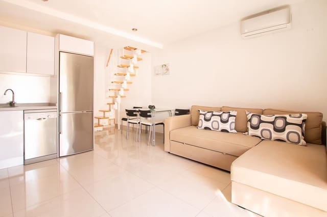 2 makuuhuone Bungalow vuokrattavana paikassa Playa del Inglés, San Bartolomé de Tirajana mukana uima-altaan - 1 200 € (Ref: 9165837)