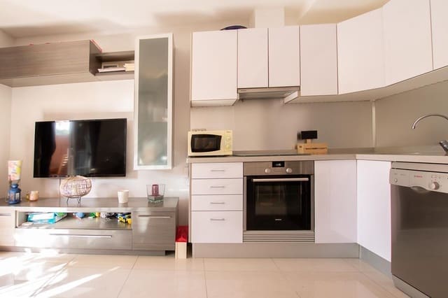 2 makuuhuone Bungalow vuokrattavana paikassa Playa del Inglés, San Bartolomé de Tirajana mukana uima-altaan - 1 200 € (Ref: 9165837)