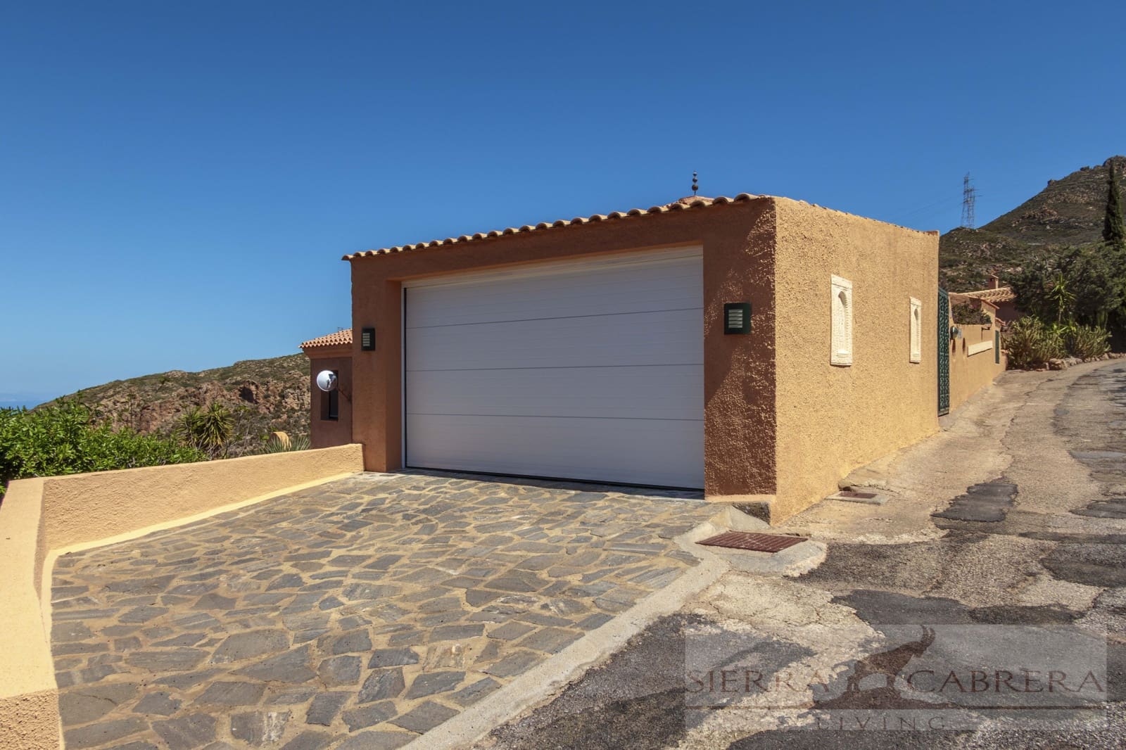 2 bedroom Villa for sale in Turre with garage - € 435,000 (Ref: 9937126)