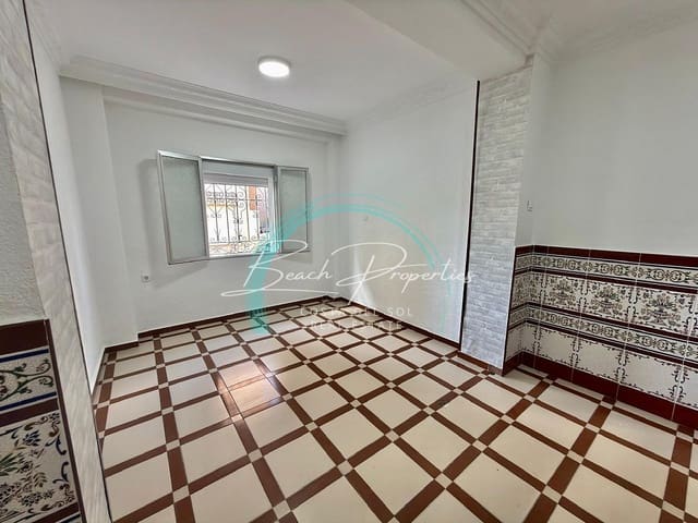 4 sypialnia Willa na sprzedaż w Torre del Mar, Vélez-Málaga - 359 000 € (Ref: 10005927)