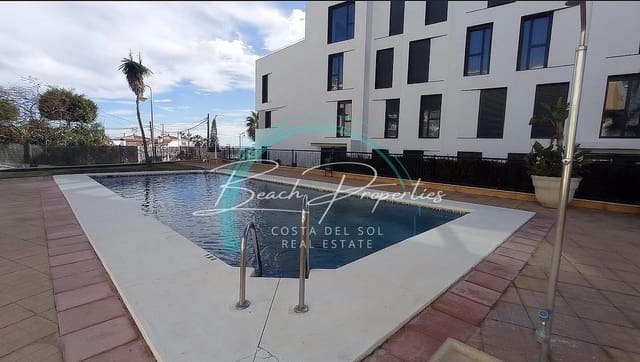 2 soveværelse Lejlighed til leje i El Peñoncillo, Torrox med swimmingpool garage - € 1.000 (Ref: 10037779)